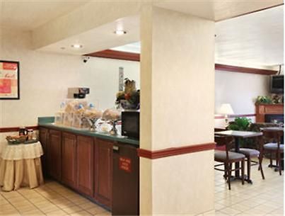 Howard Johnson Inn Nicholasville/Lexington Ресторант снимка